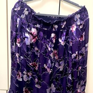 Off the shoulder blouse in excellent used condition.